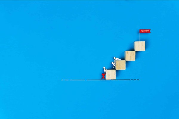 Quelle approche de 'Leadership Servant' est la plus pertinente pour les équipes auto-organisées en IT?